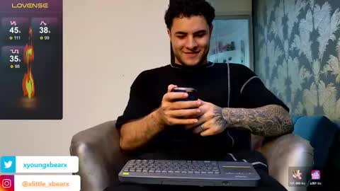 Snapshot of xlittle_xbearx chatting on February 26, 2025, 3:32 am Kev online show from February 26, 2025, 3:32 am