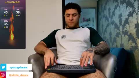 Snapshot of xlittle_xbearx chatting on March 9, 2025, 2:29 am Kev online show from March 9, 2025, 2:29 am