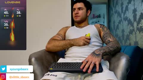 Snapshot of xlittle_xbearx chatting on March 9, 2025, 7:37 pm Kev online show from March 9, 2025, 7:37 pm