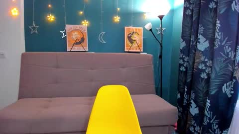 Snapshot of xloe_queen chatting on January 15, 2025, 8:09 am Chloe online show from January 15, 2025, 8:09 am