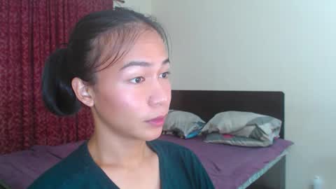 Snapshot of xlovely_destinyx chatting on March 3, 2025, 8:32 pm Alice online show from March 3, 2025, 8:32 pm