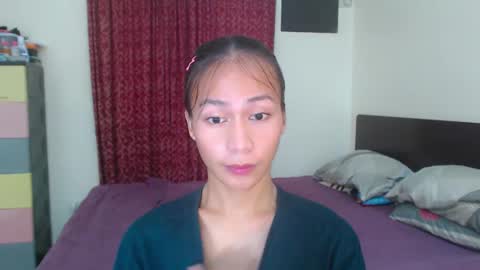 Snapshot of xlovely_destinyx chatting on March 3, 2025, 11:35 pm Alice online show from March 3, 2025, 11:35 pm