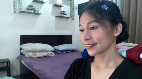 Snapshot of xlovely_destinyx chatting on June 4, 2026, 8:59 pm Alice online show from June 4, 2026, 8:59 pm