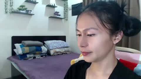 Snapshot of xlovely_destinyx chatting on June 15, 2026, 9:17 pm Alice online show from June 15, 2026, 9:17 pm