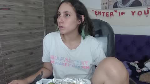 Snapshot of xlunna chatting on December 17, 2024, 7:04 pm lunna online show from December 17, 2024, 7:04 pm