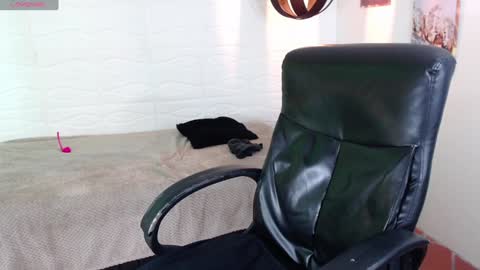 Snapshot of xlunna chatting on January 6, 2025, 7:45 pm lunna online show from January 6, 2025, 7:45 pm