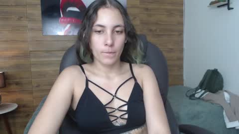 Snapshot of xlunna chatting on January 7, 2025, 8:10 pm lunna online show from January 7, 2025, 8:10 pm