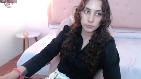 Snapshot of xlunna chatting on January 22, 2025, 7:24 pm lunna online show from January 22, 2025, 7:24 pm