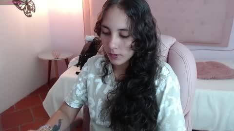 Snapshot of xlunna chatting on February 6, 2025, 7:51 pm lunna online show from February 6, 2025, 7:51 pm