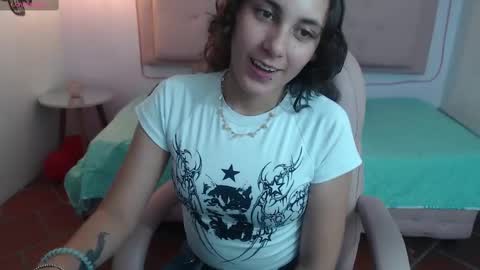 Snapshot of xlunna chatting on February 26, 2025, 2:48 am lunna online show from February 26, 2025, 2:48 am