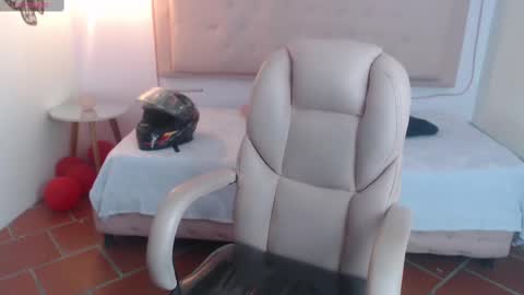 Snapshot of xlunna chatting on February 28, 2025, 7:25 pm lunna online show from February 28, 2025, 7:25 pm