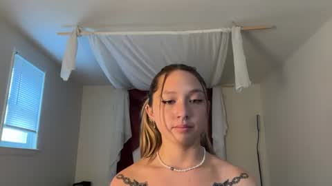 Snapshot of xo_valkyrie_xoxo chatting on July 18, 2026, 1:26 pm xo_valkyrie_xoxo online show from July 18, 2026, 1:26 pm