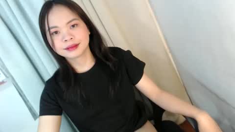 Snapshot of xo_worth_it chatting on February 7, 2026, 2:15 am nathalie online show from February 7, 2026, 2:15 am