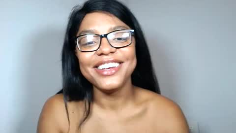 Xoee Winters online show from December 16, 2025, 1:38 pm