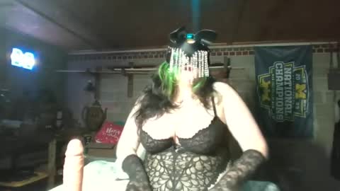 xovelvetsage online show from June 22, 2026, 12:56 am