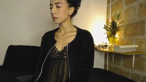 xoxo_natix online show from March 7, 2026, 6:21 am