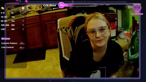 Snapshot of xravenstouchx chatting on October 27, 2025, 4:27 am Raven online show from October 27, 2025, 4:27 am