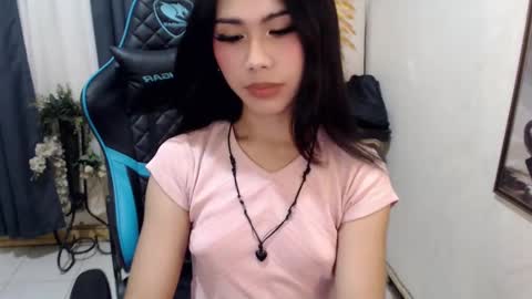 Snapshot of xseductive_airax chatting on December 8, 2024, 4:28 pm aira online show from December 8, 2024, 4:28 pm