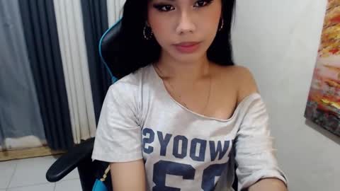 Snapshot of xseductive_airax chatting on February 17, 2025, 5:21 pm aira online show from February 17, 2025, 5:21 pm