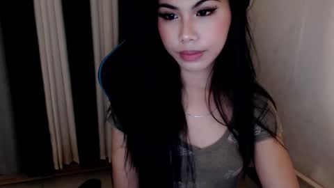 Snapshot of xseductive_airax chatting on February 19, 2025, 12:25 am aira online show from February 19, 2025, 12:25 am