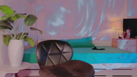 Snapshot of xseductivemichellex chatting on January 22, 2025, 9:13 am Michelle online show from January 22, 2025, 9:13 am