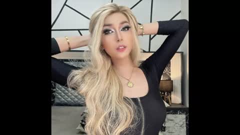 xsexysucker online show from July 3, 2026, 12:00 pm