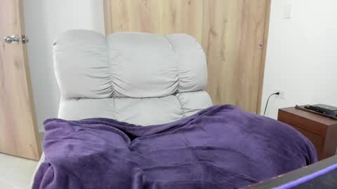 Hellen Sofia instagram hellen5546 online show from April 5, 2026, 2:14 pm