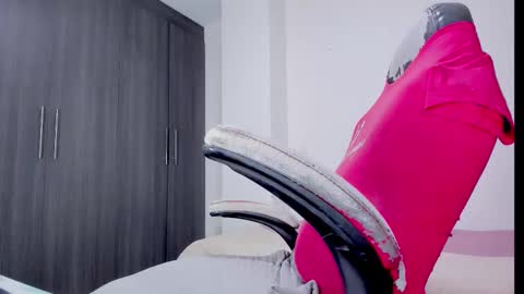 xtalianahotx online show from February 3, 2026, 12:31 am