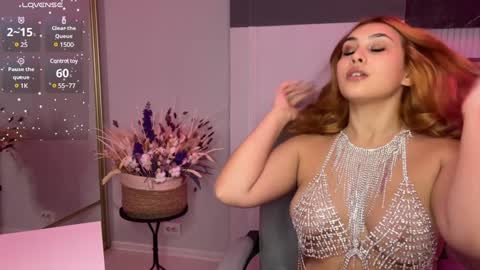 Snapshot of xtrahotx chatting on February 9, 2025, 1:11 am Milana online show from February 9, 2025, 1:11 am