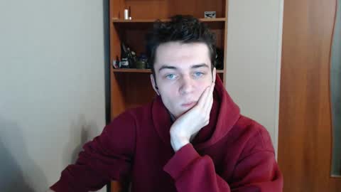 traqqq online show from September 10, 2025, 6:19 pm