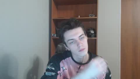 traqqq online show from October 15, 2025, 9:26 pm