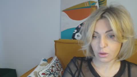 xvaleriax0 online show from March 1, 2026, 1:02 pm