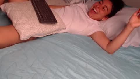 Gabriela and Camila online show from March 1, 2025, 4:33 pm