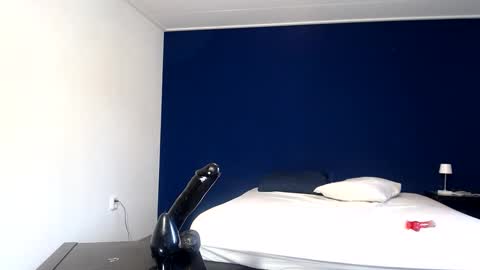 Snapshot of xx19hornyxx chatting on February 16, 2025, 11:27 am max online show from February 16, 2025, 11:27 am