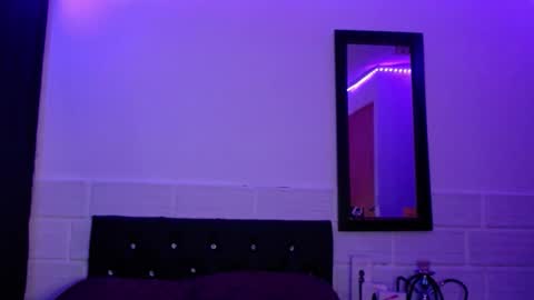 Snapshot of xx_johnson_xx chatting on October 31, 2025, 8:37 am VALE online show from October 31, 2025, 8:37 am