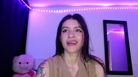Snapshot of xx_johnson_xx chatting on May 16, 2026, 8:33 am VALE online show from May 16, 2026, 8:33 am