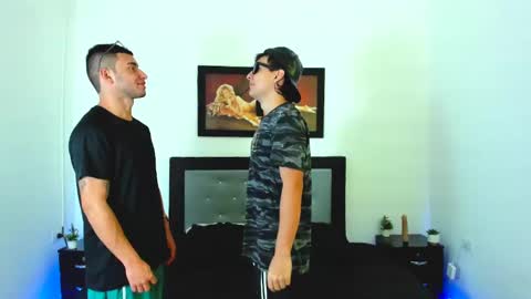 Snapshot of xxhoty0ung_boysxx chatting on February 25, 2025, 2:33 pm David and Mike online show from February 25, 2025, 2:33 pm