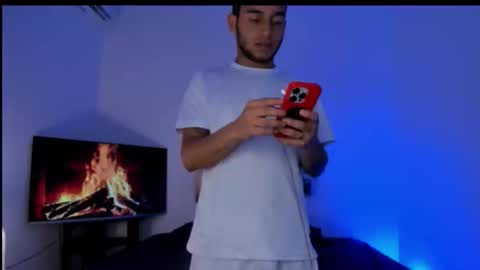 Snapshot of xxhoty0ung_boysxx chatting on November 22, 2025, 6:40 pm David and Mike online show from November 22, 2025, 6:40 pm