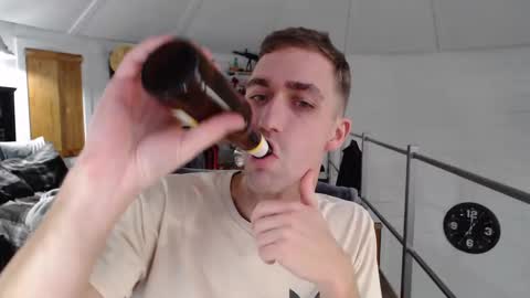 Snapshot of xxivantheterriblexx chatting on December 12, 2024, 12:27 am Ivan online show from December 12, 2024, 12:27 am