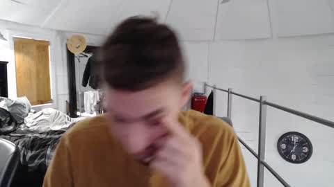 Snapshot of xxivantheterriblexx chatting on December 17, 2024, 3:39 pm Ivan online show from December 17, 2024, 3:39 pm