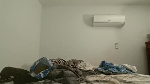 Snapshot of xxjasoneecxx chatting on January 18, 2025, 3:09 am XxJasoneecxX online show from January 18, 2025, 3:09 am