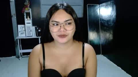 Snapshot of xxkylie_smithxx chatting on November 3, 2025, 9:54 am Kylie Smith online show from November 3, 2025, 9:54 am
