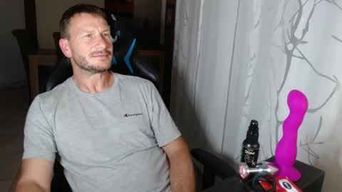 Snapshot of xxmettexx chatting on September 28, 2025, 8:25 pm xxmettexx online show from September 28, 2025, 8:25 pm