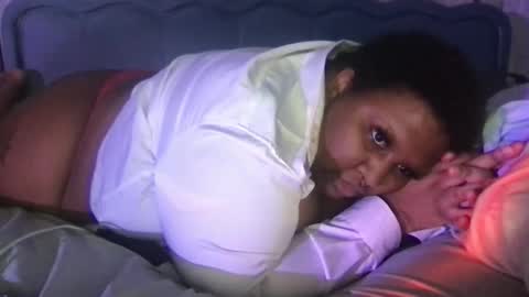Snapshot of xxmoniquestarrxx chatting on March 24, 2026, 11:43 pm Thee Baddest BBW online show from March 24, 2026, 11:43 pm