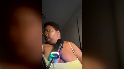 Snapshot of xxmoniquestarrxx chatting on May 20, 2026, 1:12 am Thee Baddest BBW online show from May 20, 2026, 1:12 am