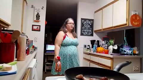 Strawberry Jane online show from November 6, 2025, 8:32 pm