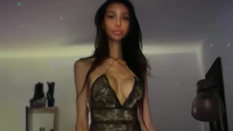 Snapshot of xxwildmaexx chatting on April 16, 2026, 2:51 pm Mia and shawn online show from April 16, 2026, 2:51 pm