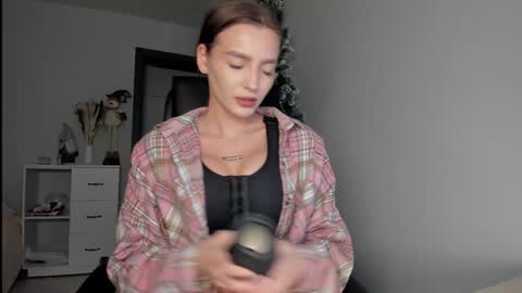 Snapshot of xxx_leila chatting on January 27, 2025, 8:40 am xxx_leila online show from January 27, 2025, 8:40 am