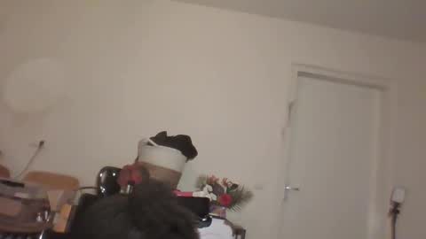Danielle online show from May 14, 2026, 8:37 pm