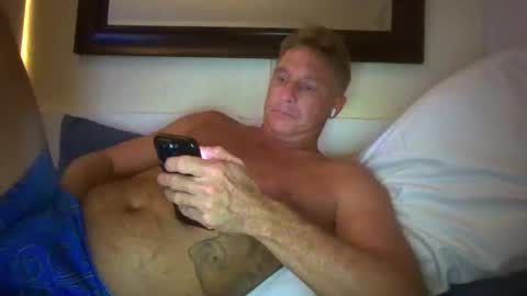 Snapshot of xxxelentdick chatting on October 3, 2025, 8:00 am deeeeznutz online show from October 3, 2025, 8:00 am